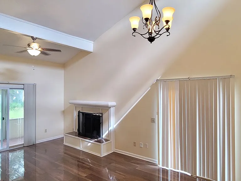 1319 Calabria Rd — Photo 18