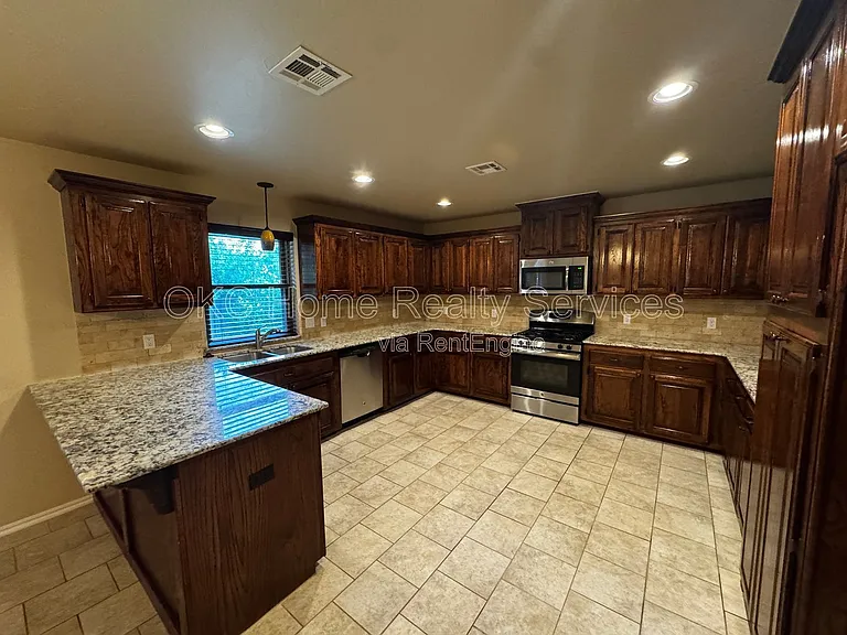 8020 Kaden Rd — Photo 28