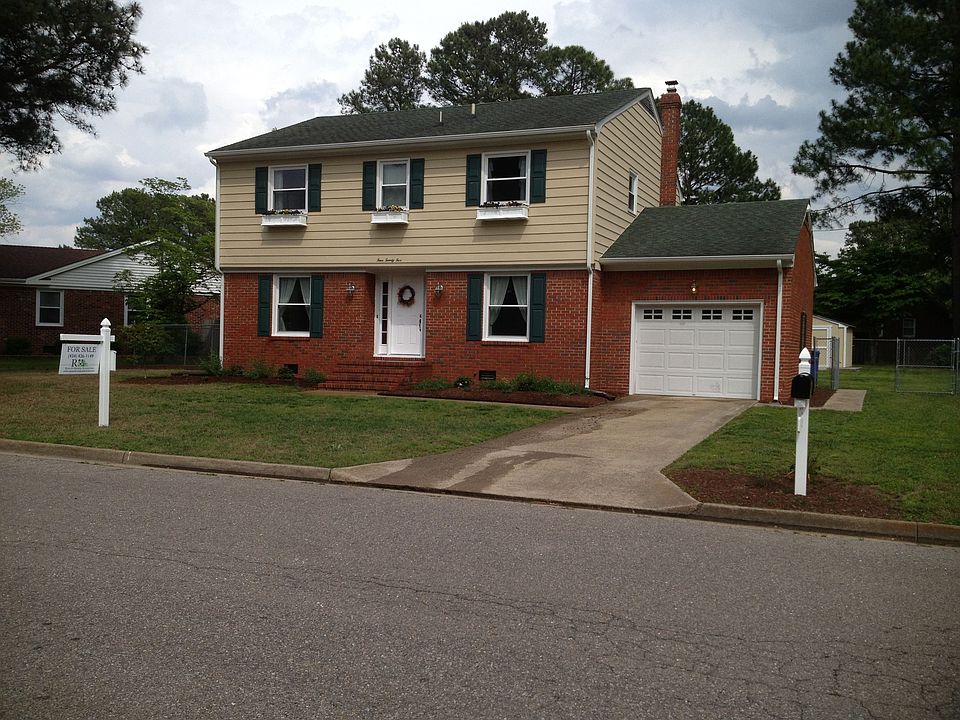 1st image of 425 Longdale Cres