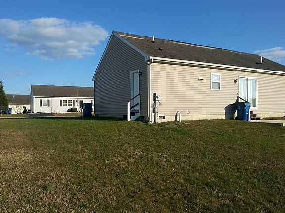 5th image of 108 N Spinnaker Ln