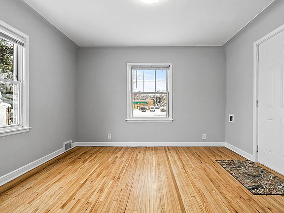 2nd image of 4011 Bloomington Ave #4011