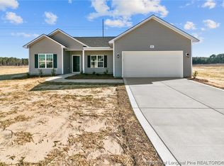 211 Coastal Ln, Parkton, NC 28371