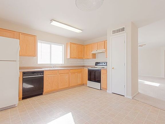 2nd image of 10932 E Clovis Ave