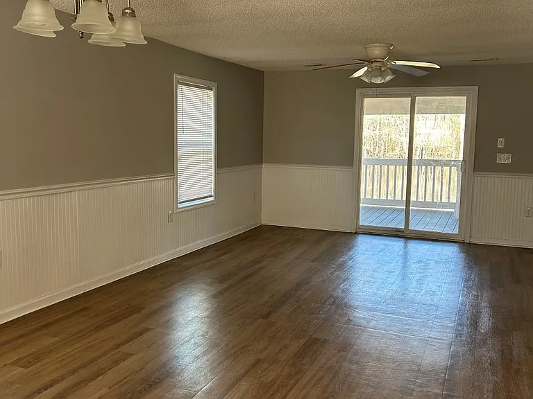 1068 Waccamaw Dr — Photo 3