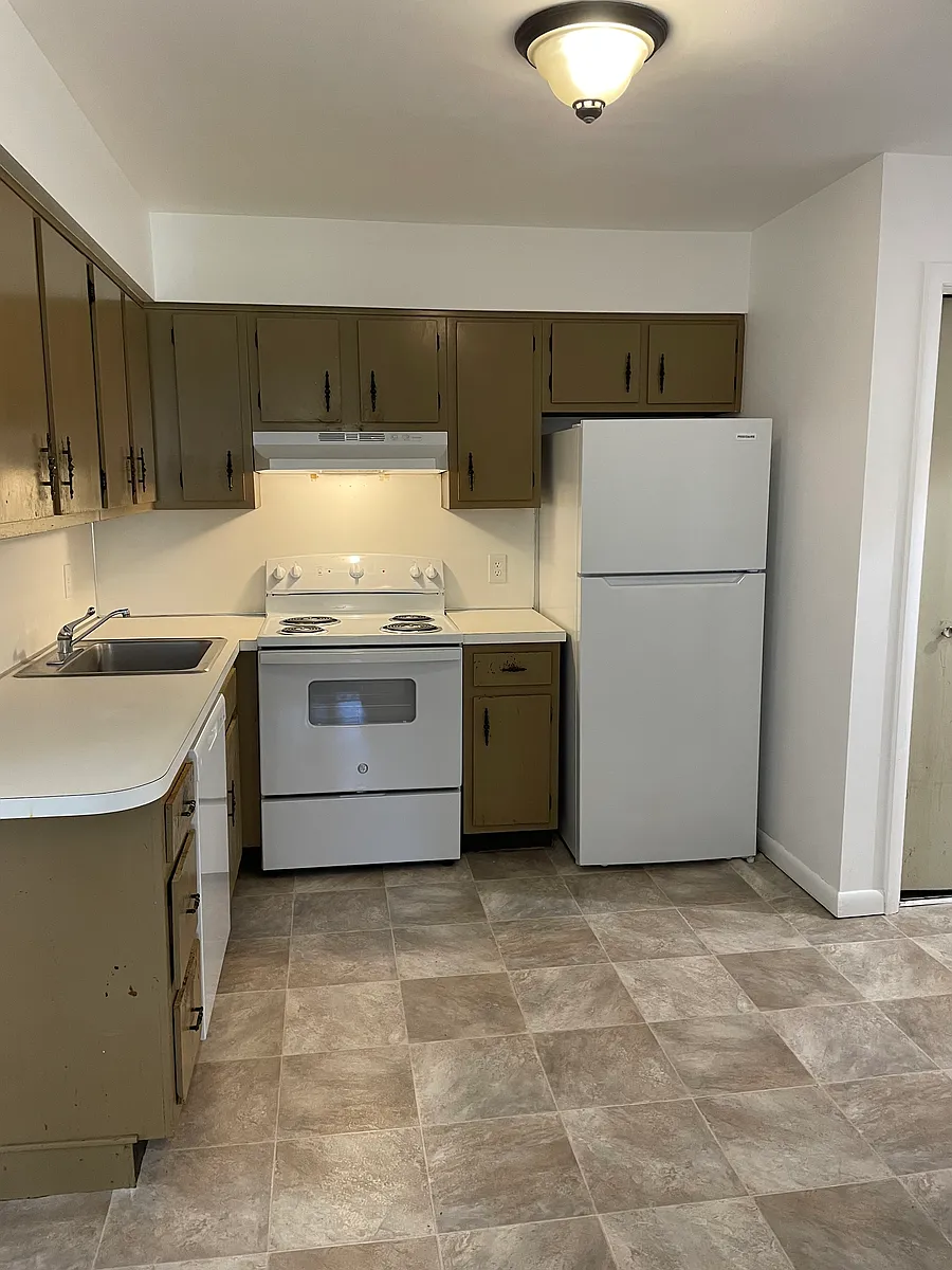 Building Photo - 661 S 82nd St #5