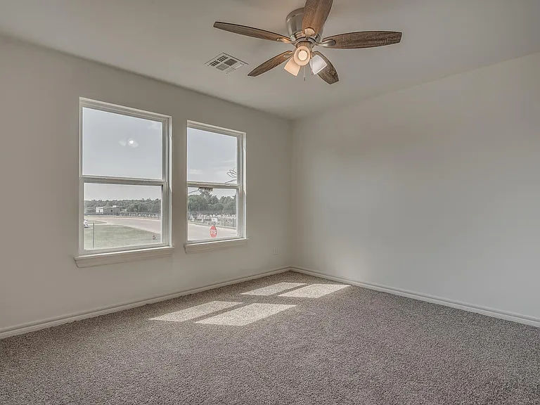 816 W Nevada Ave — Photo 40