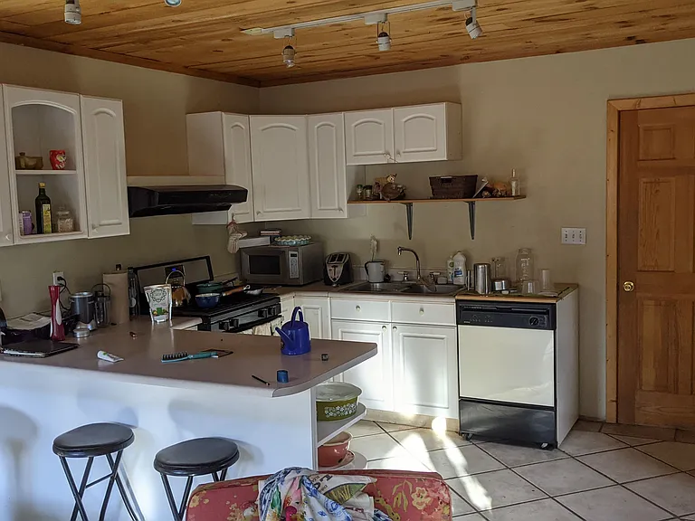 415 E 5th Ave #B — Photo 4