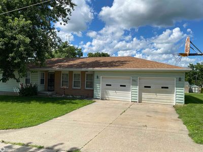301 E 10th St, Tama, IA, 52339