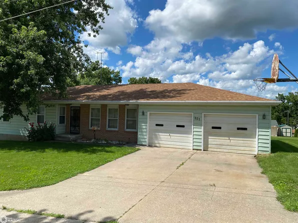 301 E 10th St, Tama, IA 52339