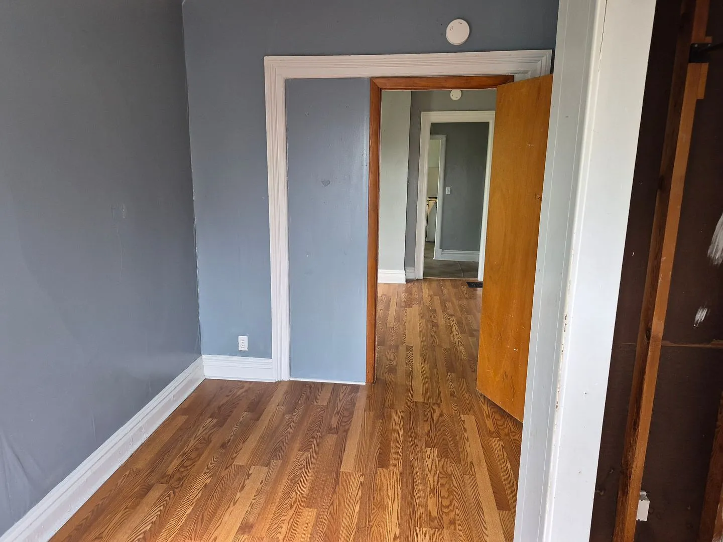 227 Douglas — Photo 2
