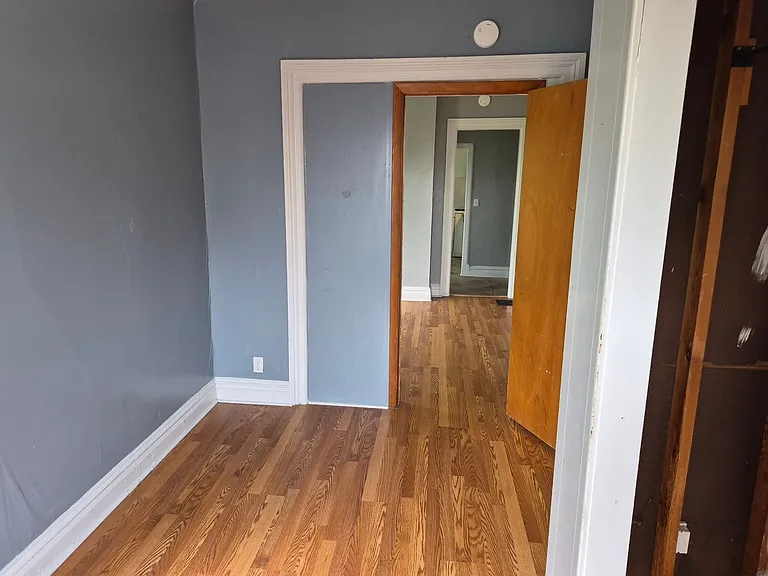 227 Douglas Ave — Photo 2