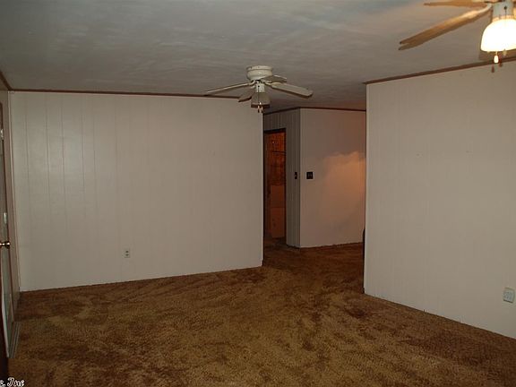 3rd image of 118 Polk St N #18