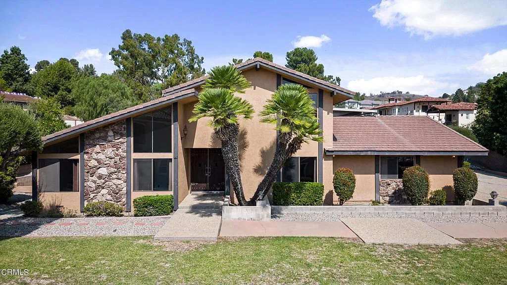 4 bed, 3.0 bath, 2433 sqft, $4,850 — Photo 1