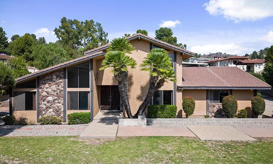 20575 Fuerte Dr