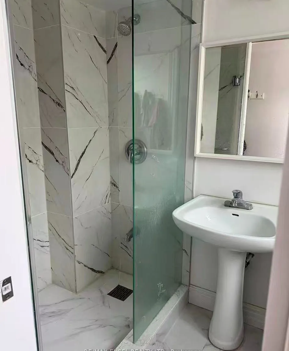 3 bed, $2,000 — Photo 4