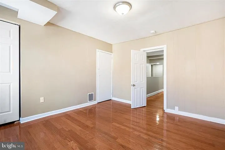 424 S Eden St — Photo 21