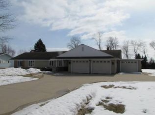 5413 Portage Point 11.4 Ln, Escanaba, MI 49829
