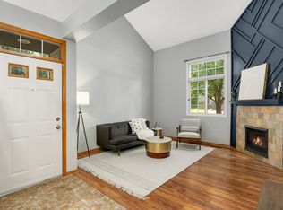 8419 Cortland Rd, Eden Prairie, MN 55344