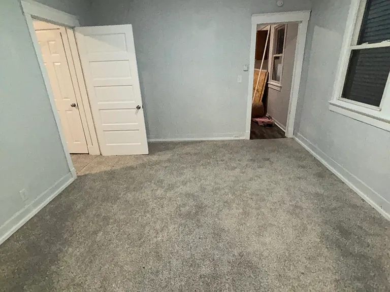 2321 Greenwood Ave — Photo 9