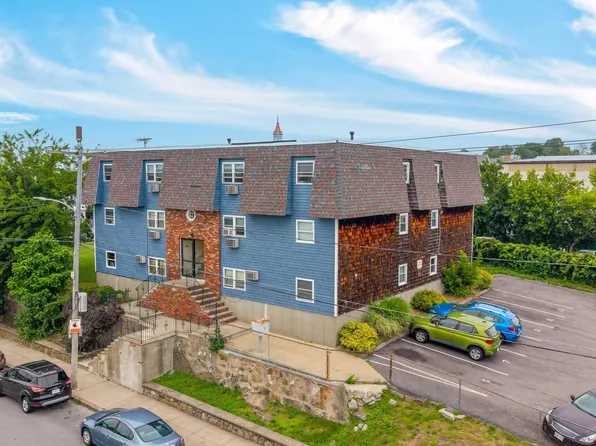 464 Bank St APT 9, Fall River, MA 02720