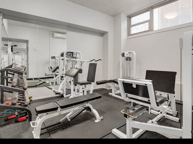 1550 N Lake Shore Dr #4D — Photo 35