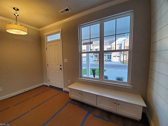 Entryway/Storage