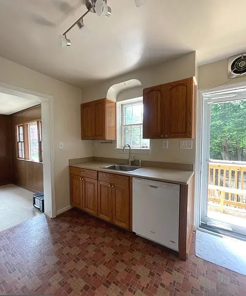 4408 Glenridge St — Photo 17