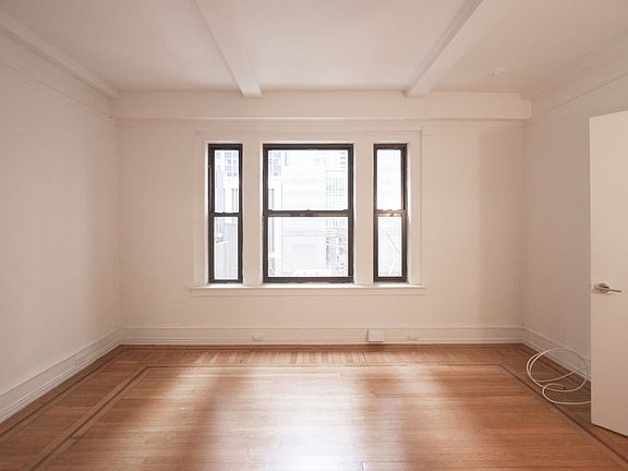 3rd image of 105 W 55th St APT 4C