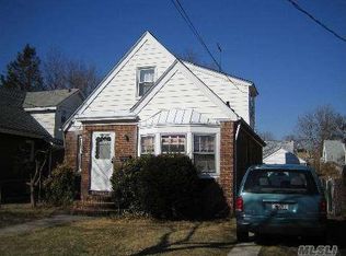 13720 243rd St, Rosedale, NY 11422