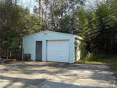 1517 Downs Ave — Photo 2