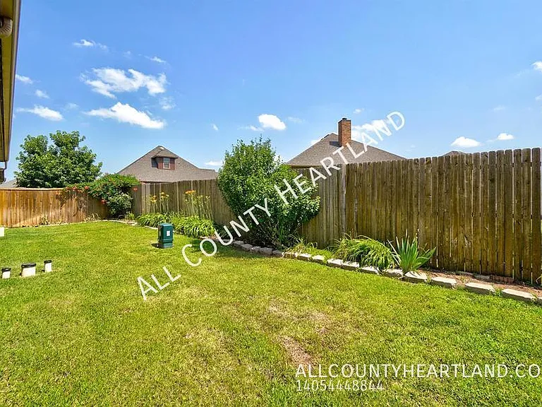 232 SW 169th St — Photo 28