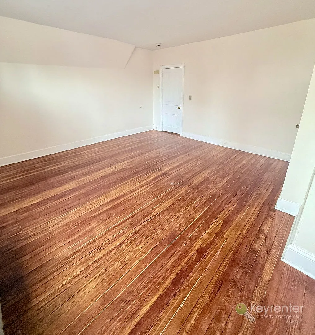 16 N Rigby Ave — Photo 4