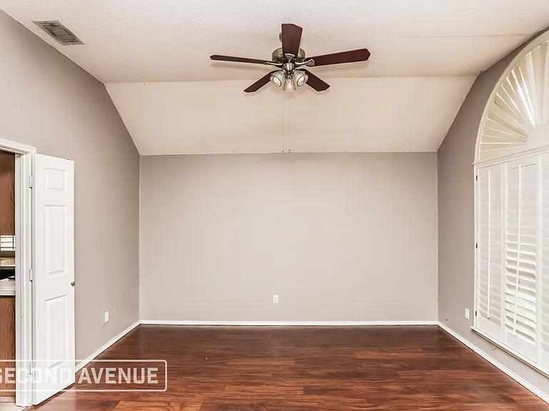 2404 Liles Ln — Photo 18