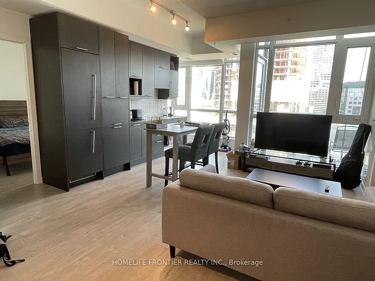 30 Nelson St #1606 — Photo 2