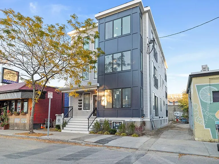 7 Springfield St #1 — Photo 1