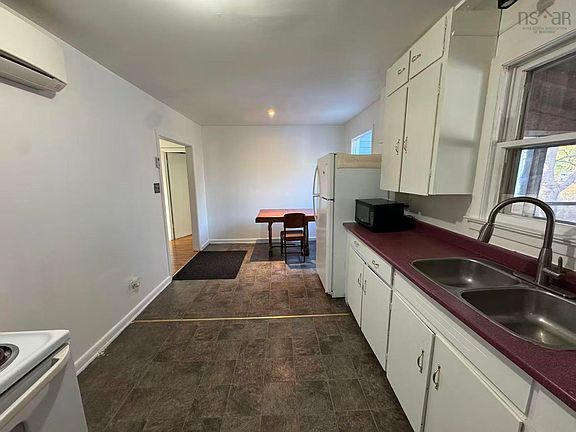 4th image of 1202 Owen Rd