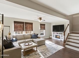 9 Abby Rd #9, Farmingdale, NJ 07727