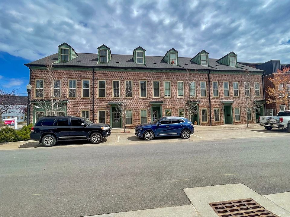 1st image of 405 SW B St