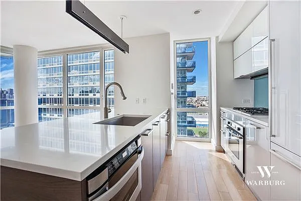 Rented by Warburg | media 49