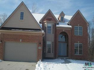 20788 Oak Ridge Dr, Clinton Township, MI 48036