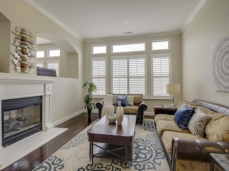 1st image of 160 Coriander Ave