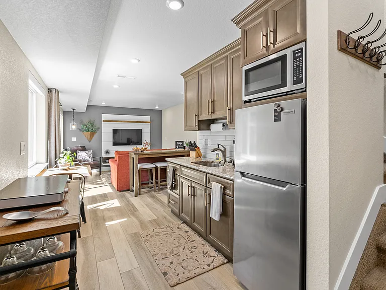 3175 Hamal Cir #B — Photo 17