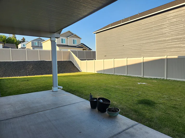 209 Rainier Dr — Photo 22