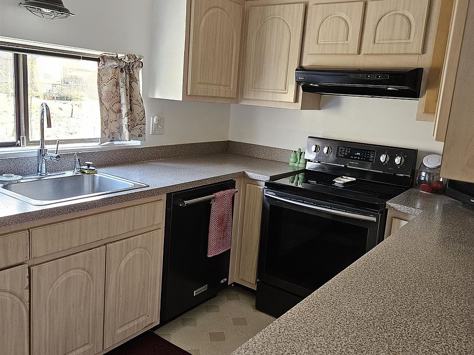 48 Coburn Woods Village, Nashua, NH 03063 Zillow