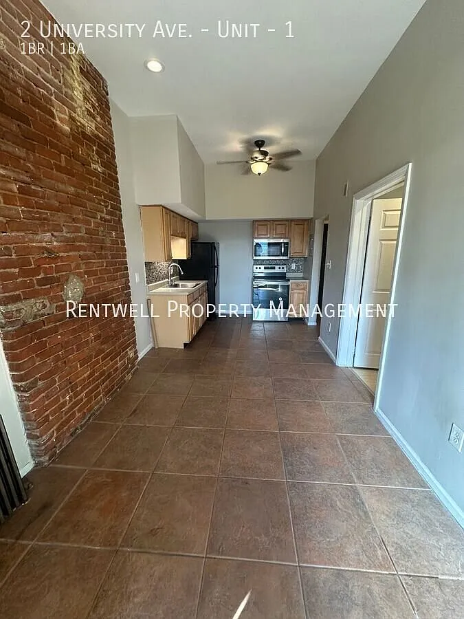 Renovated 1-Bedroom Apartment with Panoramic City Views — Photo 3