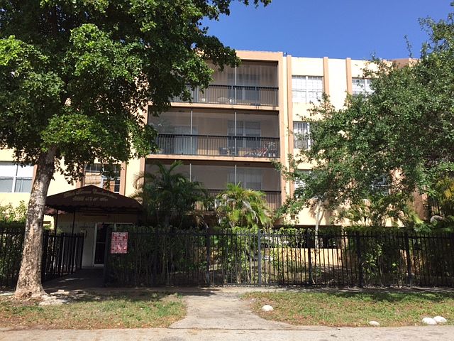 1st image of 13455 NE 10th Ave APT 304