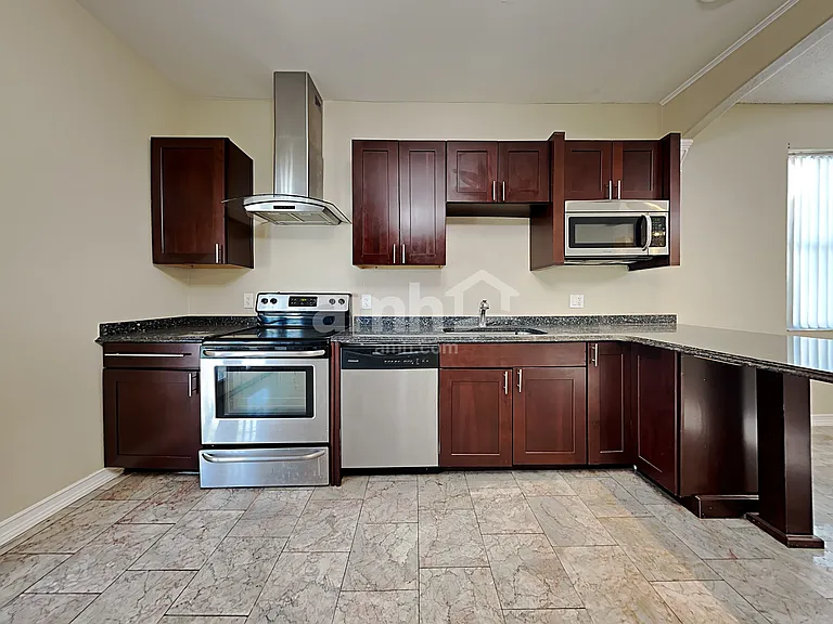 11542 Wellman Dr — Photo 3