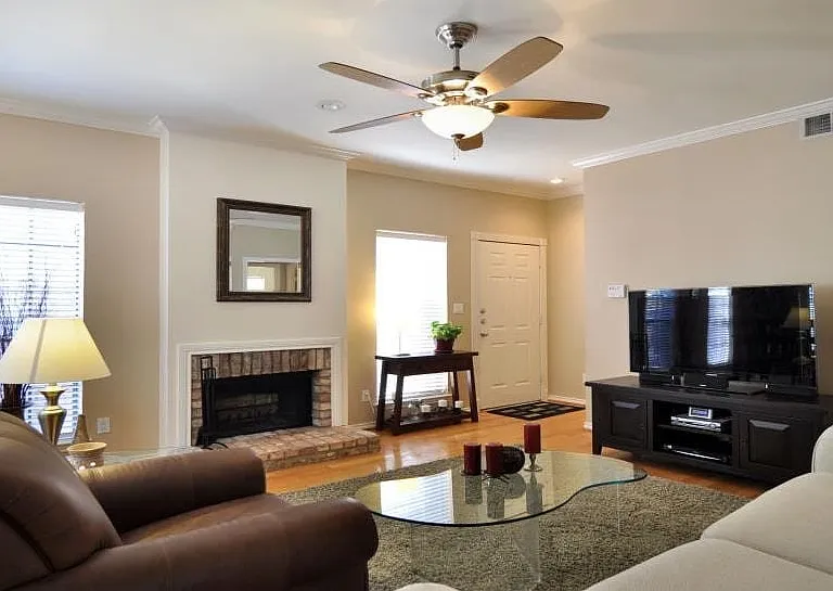 4405 Bowser Ave #205 — Photo 6