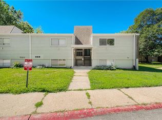 255 N Michigan St APT 67, Lawrence, KS 66044