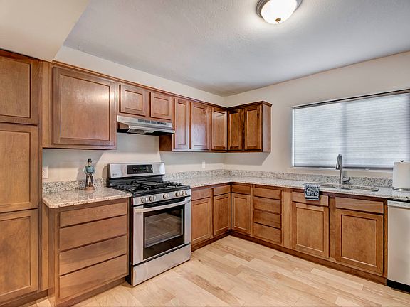 4th image of 1431 Richmond Dr NE
